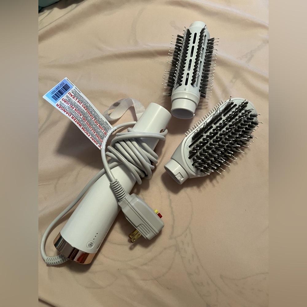 T3 White blow dryer